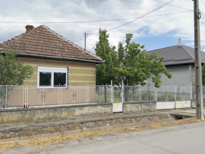 Casă 3 incăperi cu Teren 1525 mp Loc. Lucăceni-Str. Horea Nr. 124-Comision 0%