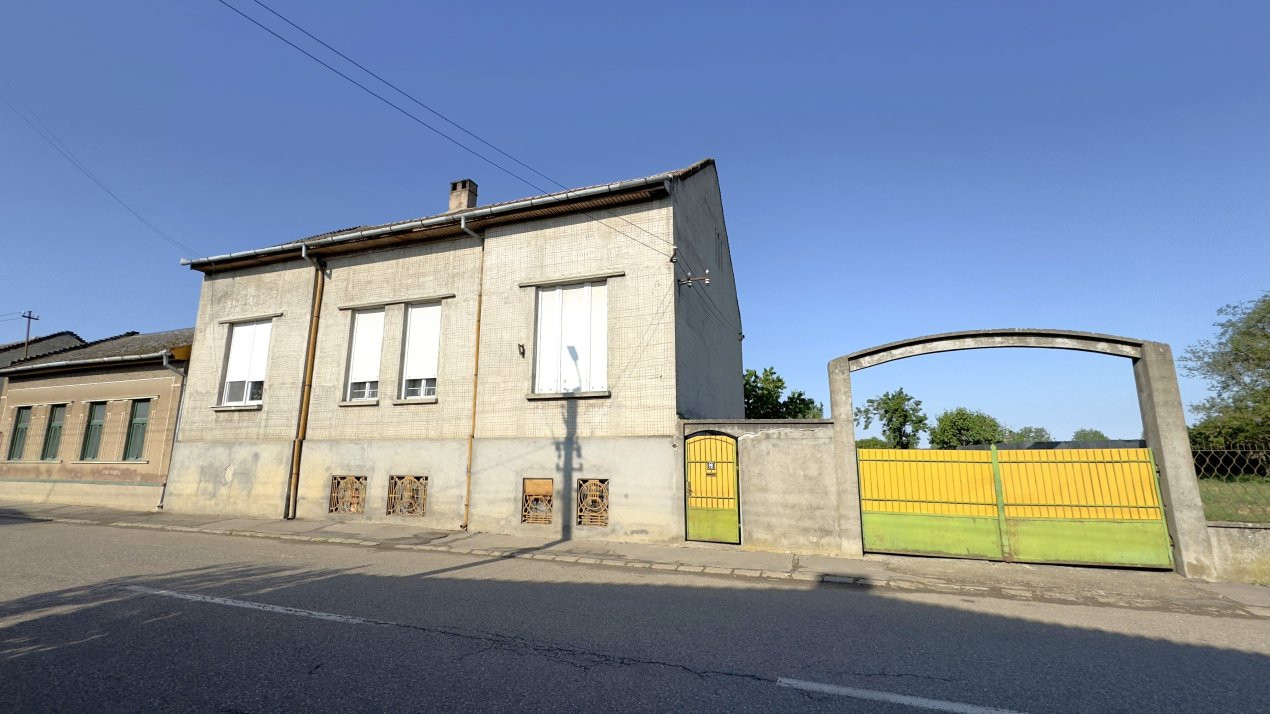 Casă 4 camere, Teren 3.862 mp Str. Traian Nr.99 - Carei - Comision 0% cumpărător