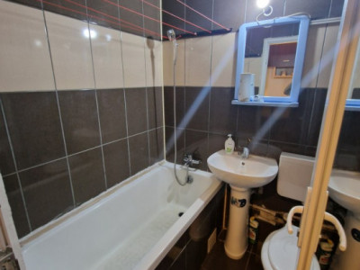 Vânzare 3 camere, confort 1, decomandat,  zona Unirii - bd Mircea Voda