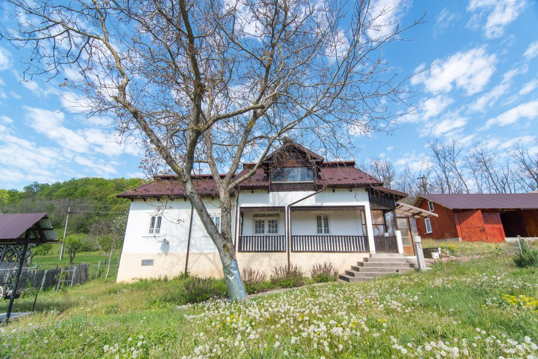 Casa + teren 4727 mp | Constructie 2004