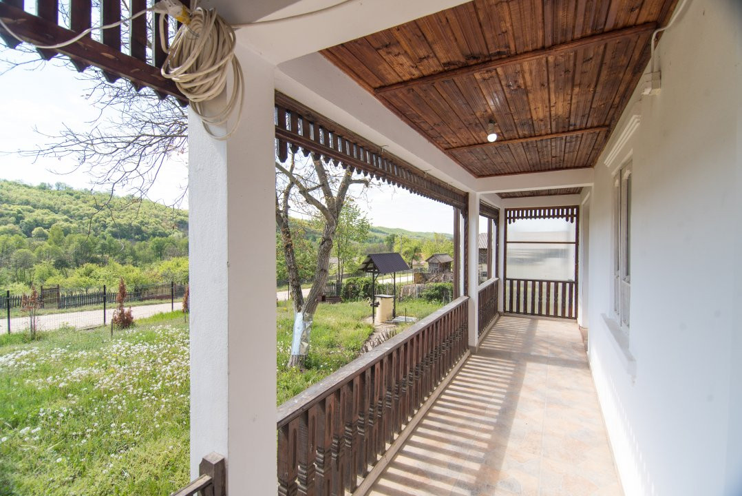Casa + teren 4727 mp | Constructie 2004