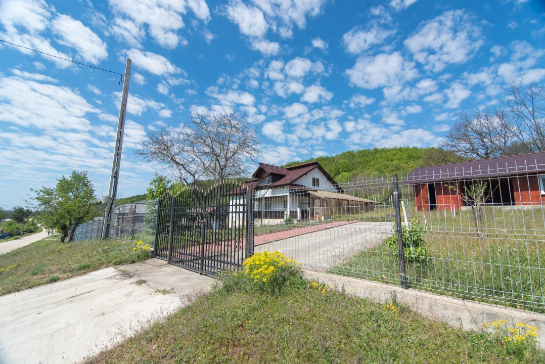 Casa cu teren 4727mp in Ciomagesti, Arges -ideala pentru locuit sau vacanta