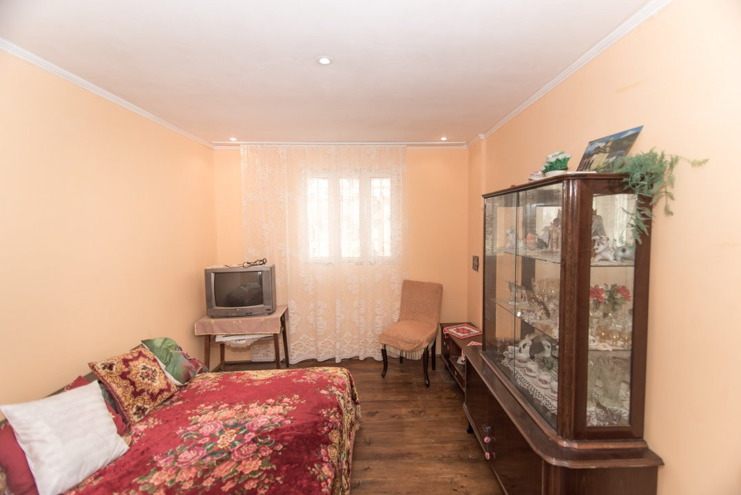 Casa cu teren 4727mp in Ciomagesti, Arges -ideala pentru locuit sau vacanta