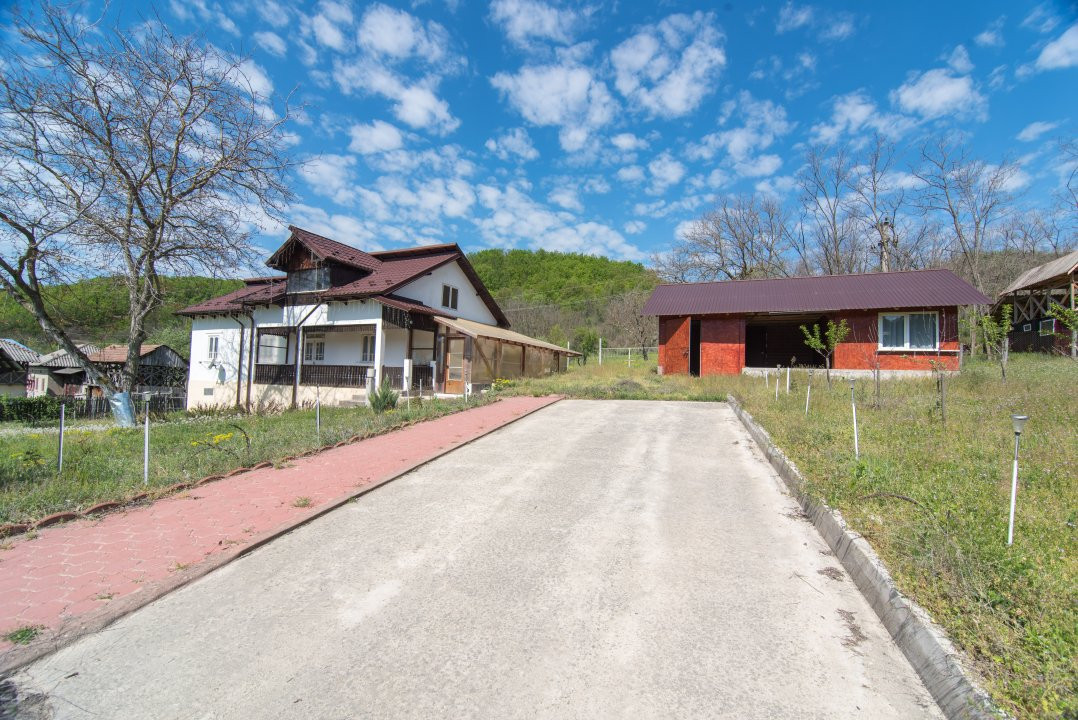 Casa cu teren 4727mp in Ciomagesti, Arges -ideala pentru locuit sau vacanta