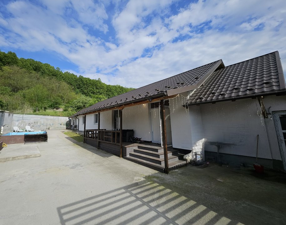 Casa 4 camere, piscina - An 2020 - Draganu Arges