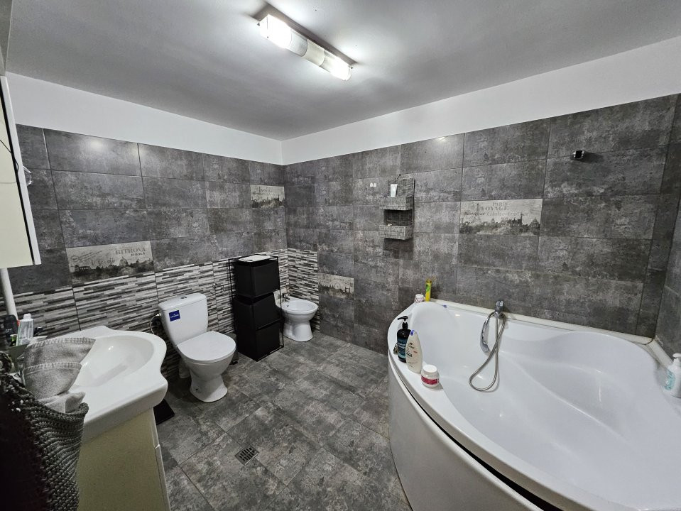 Casa 4 camere, piscina - An 2020 - Draganu Arges