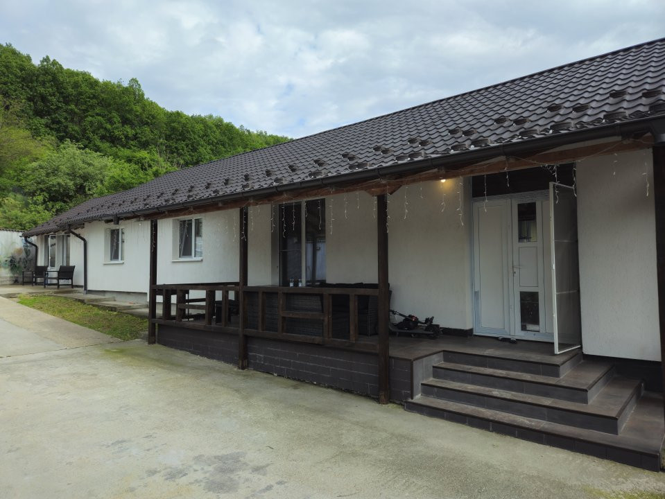 Casa 4 camere, piscina - An 2020 - Draganu Arges