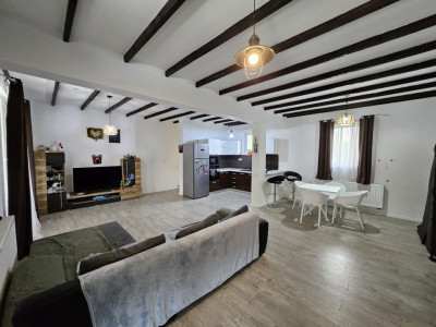 Casa 4 camere, piscina - An 2020 - Draganu Arges