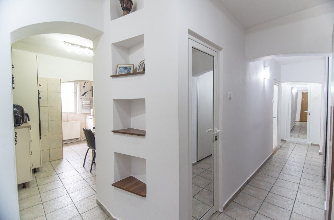 Apartament 3 camere decomandat Gavana - zona excelenta