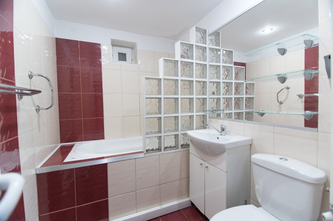 Apartament 3 camere decomandat Gavana - zona excelenta