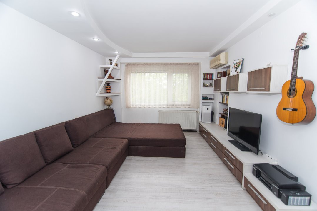 Apartament 3 camere decomandat, etaj 3, cartier Gavana, Pitesti