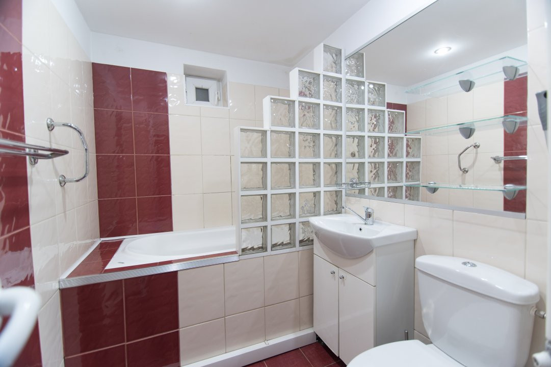 Apartament 3 camere decomandat, etaj 3, cartier Gavana, Pitesti