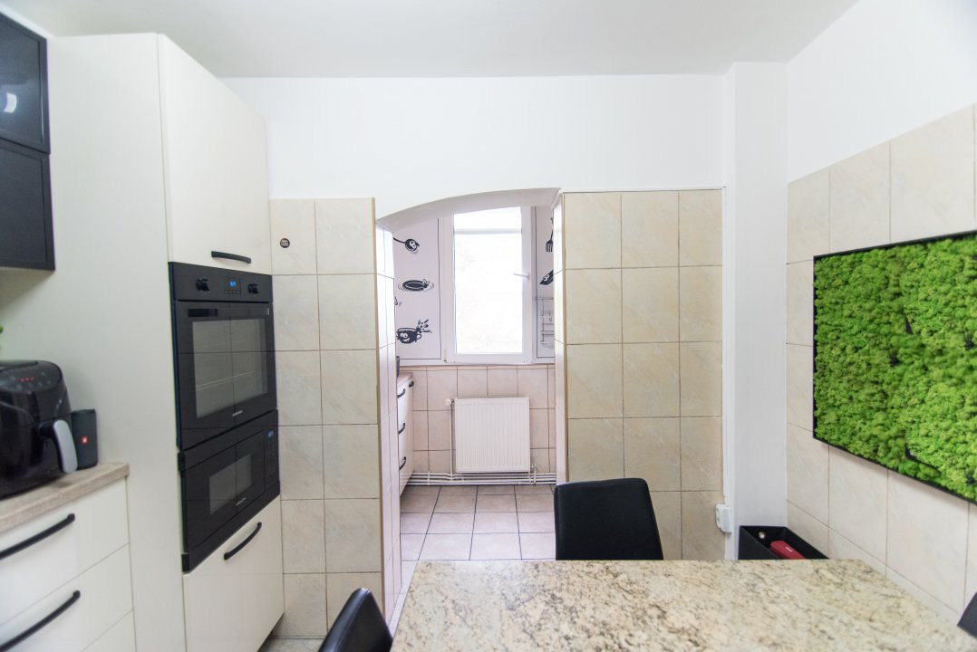 Apartament 3 camere decomandat, etaj 3, cartier Gavana, Pitesti
