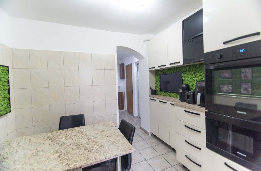Apartament 3 camere decomandat, etaj 3, cartier Gavana, Pitesti