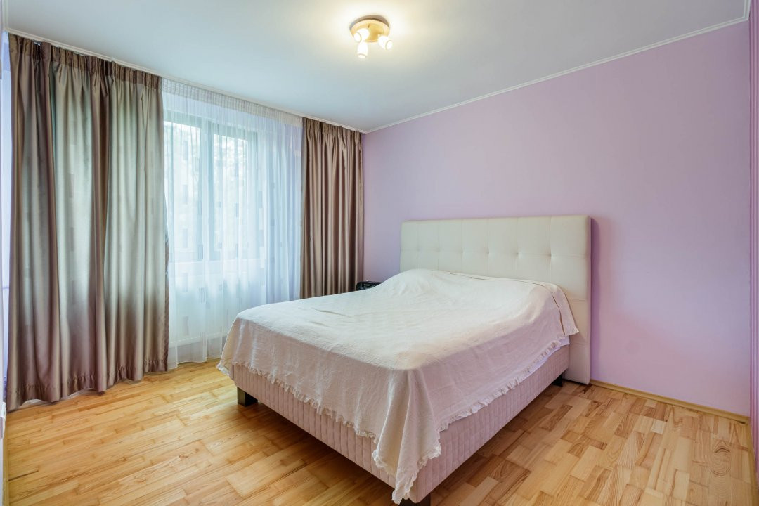 Nu pierde apartament 3 camere centrala proprie boxa etaj intermediar