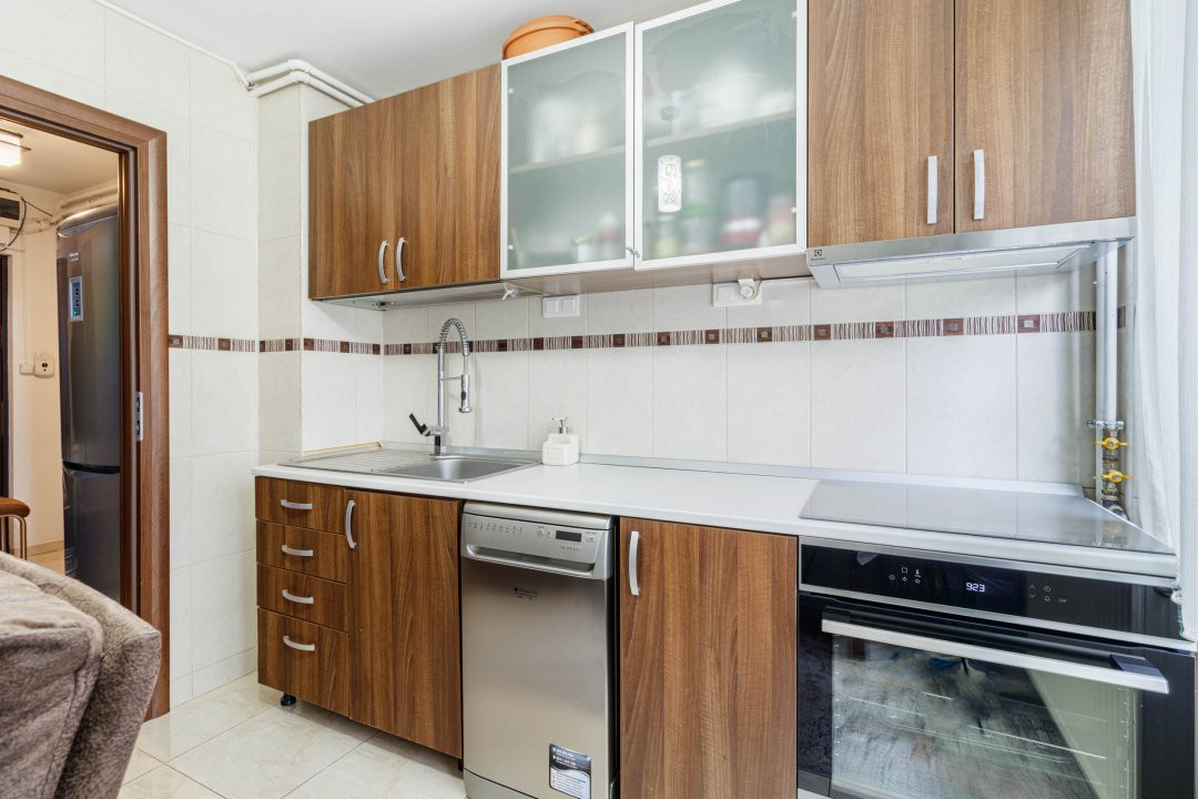 Nu pierde apartament 3 camere centrala proprie boxa etaj intermediar