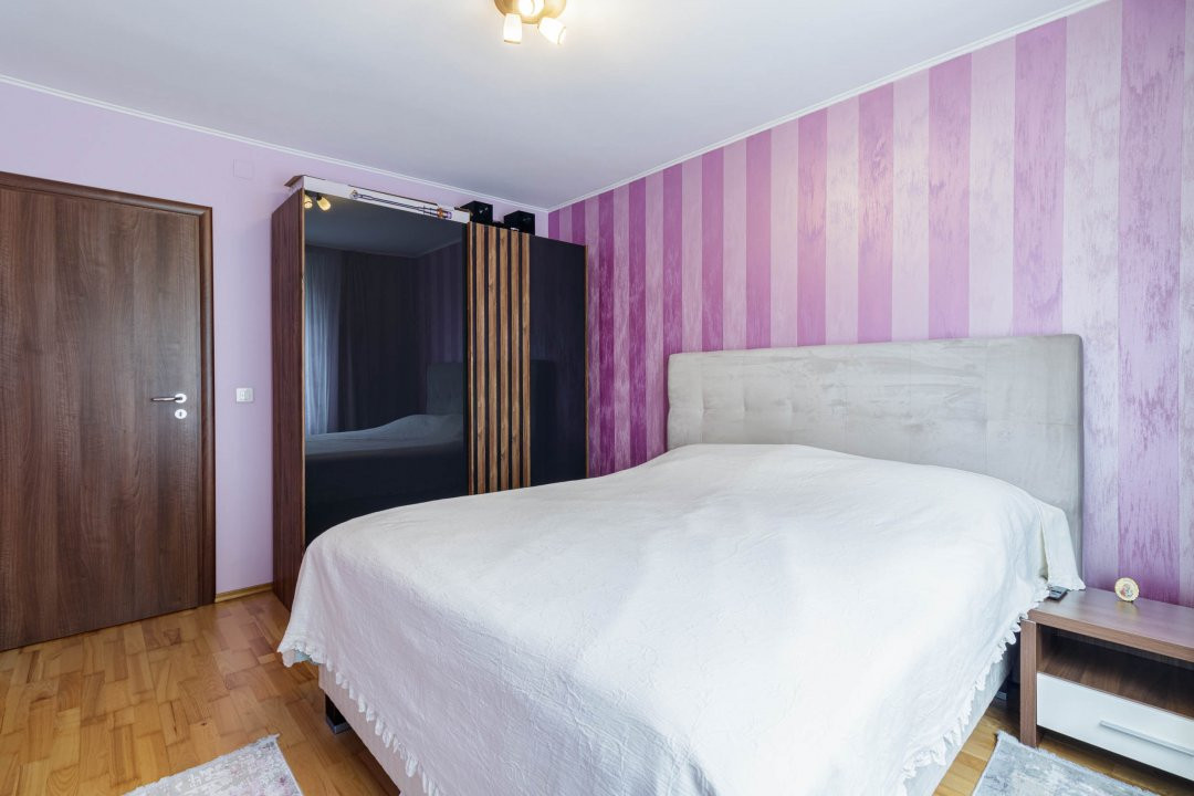 Nu pierde apartament 3 camere centrala proprie boxa etaj intermediar