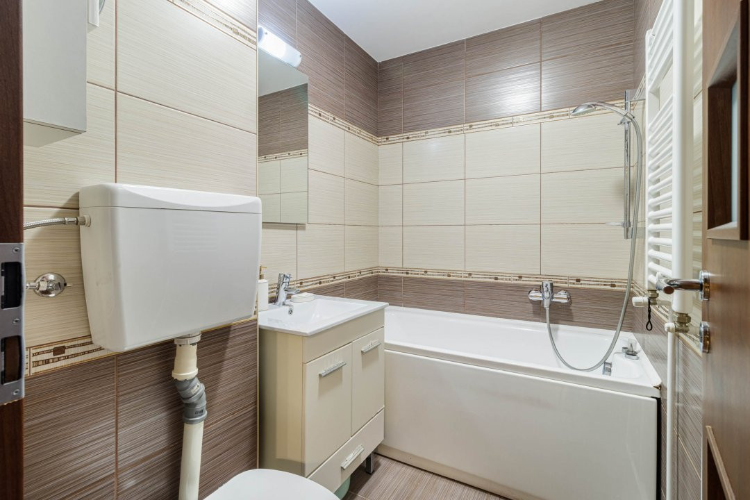 Nu pierde apartament 3 camere centrala proprie boxa etaj intermediar