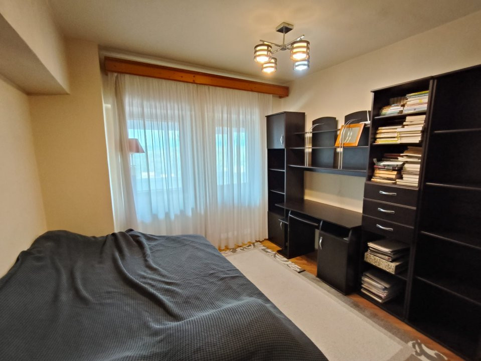 Apartament 3 camere ultracentral cu vedere la Coloana Infinitului