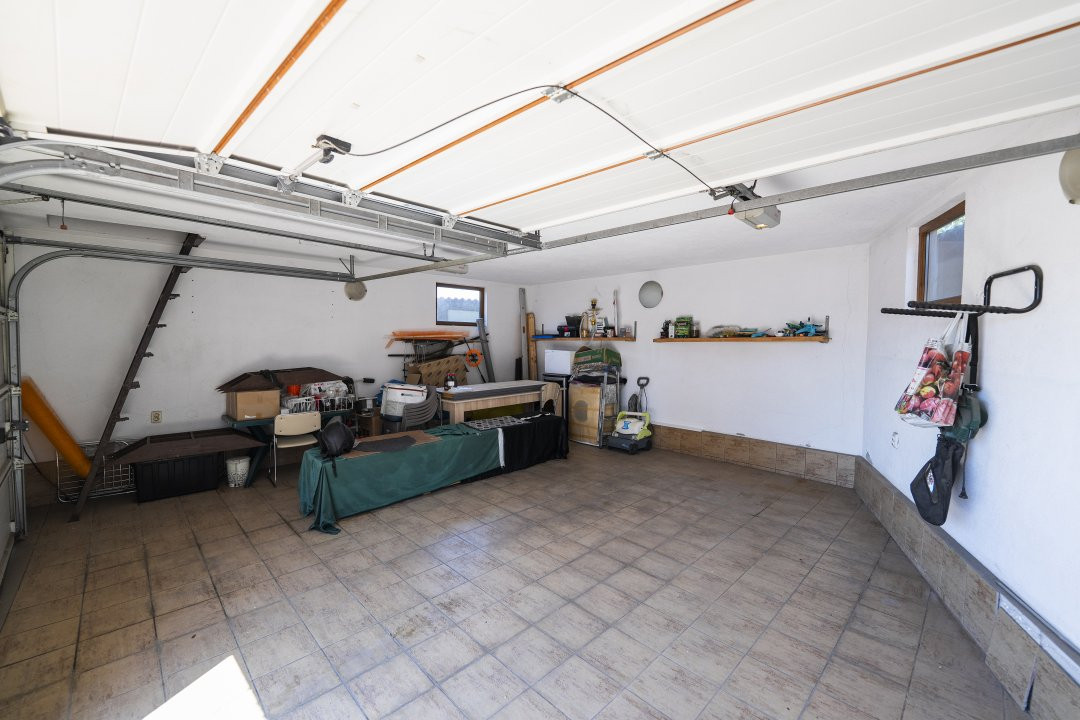 Casa 8 camere, 326 mp utili, teren 835 mp – cartier Rovine-Lapus Arges