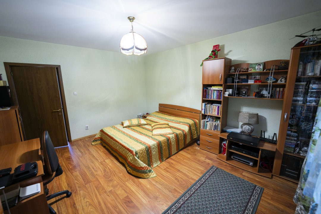 Casa 8 camere, 326 mp utili, teren 835 mp – cartier Rovine-Lapus Arges