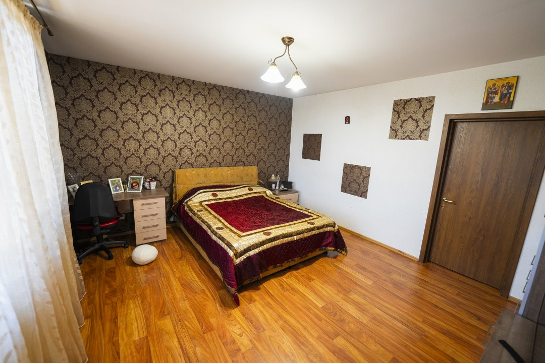 Casa 8 camere, 326 mp utili, teren 835 mp – cartier Rovine-Lapus Arges
