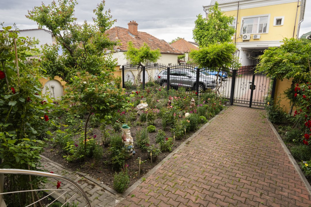 Casa versatila D+P+1+M pentru clinica, birouri sau afterschool–zona centrala