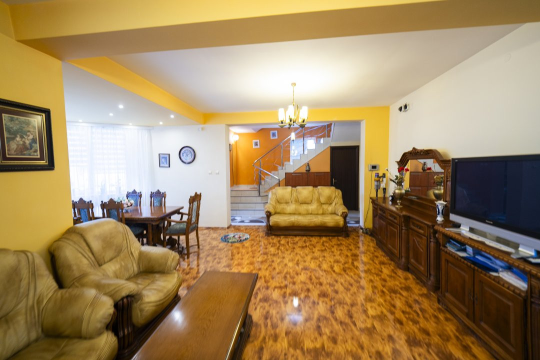 Casa versatila D+P+1+M pentru clinica, birouri sau afterschool–zona centrala