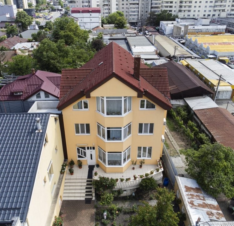 Casa versatila D+P+1+M pentru clinica, birouri sau afterschool–zona centrala