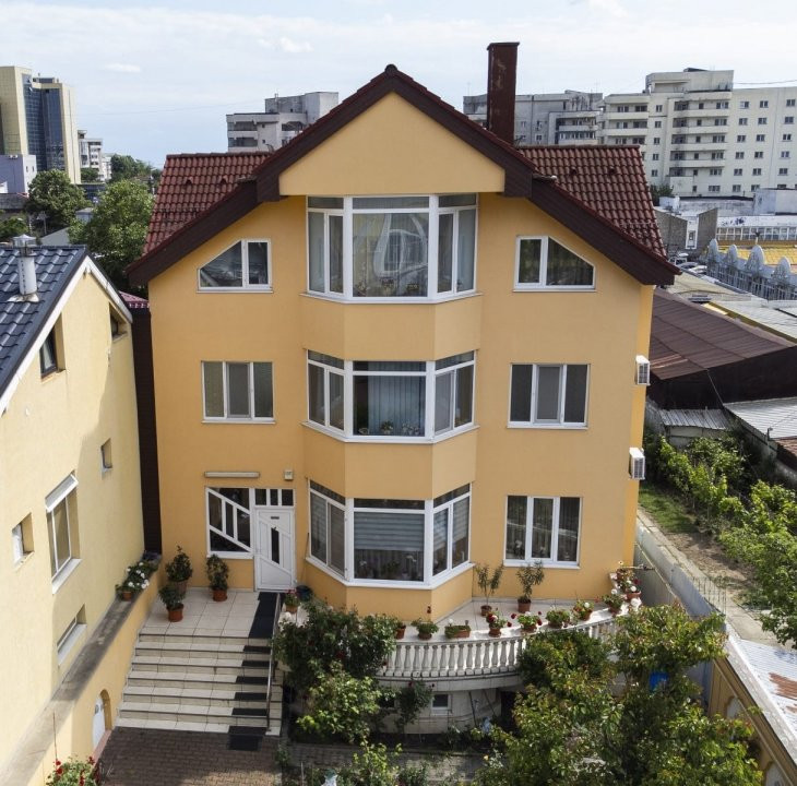 Casa versatila D+P+1+M pentru clinica, birouri sau afterschool–zona centrala