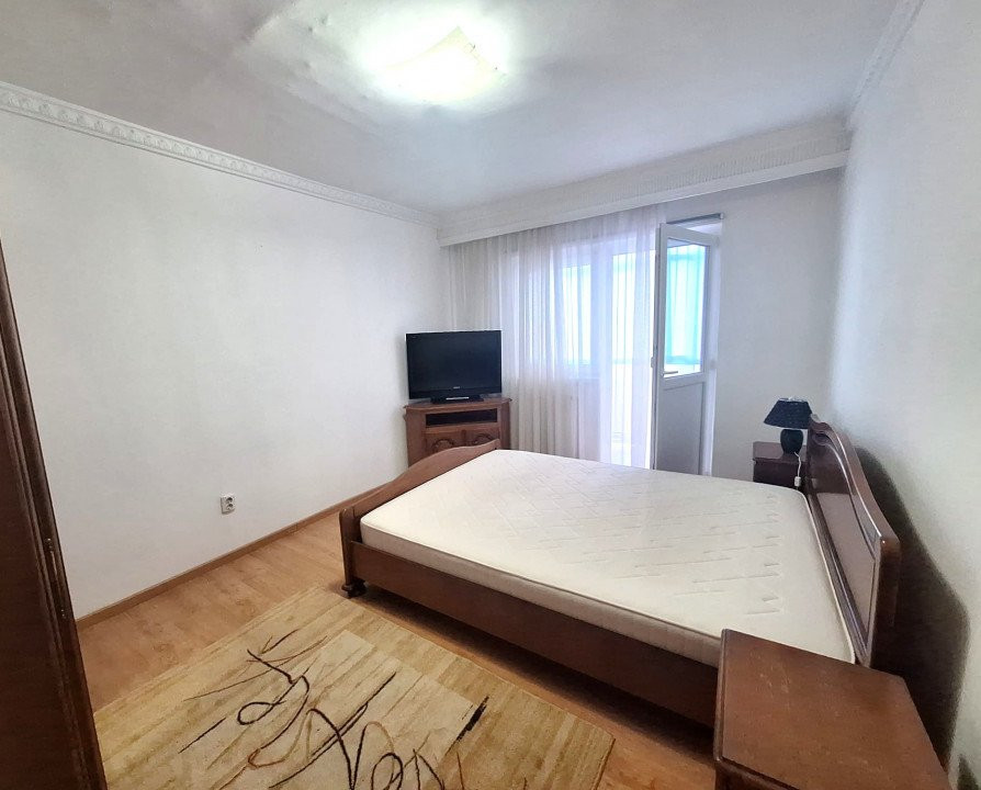 De INCHIRIAT- 2 camere decomandat! Pitesti-zona Gavana!
