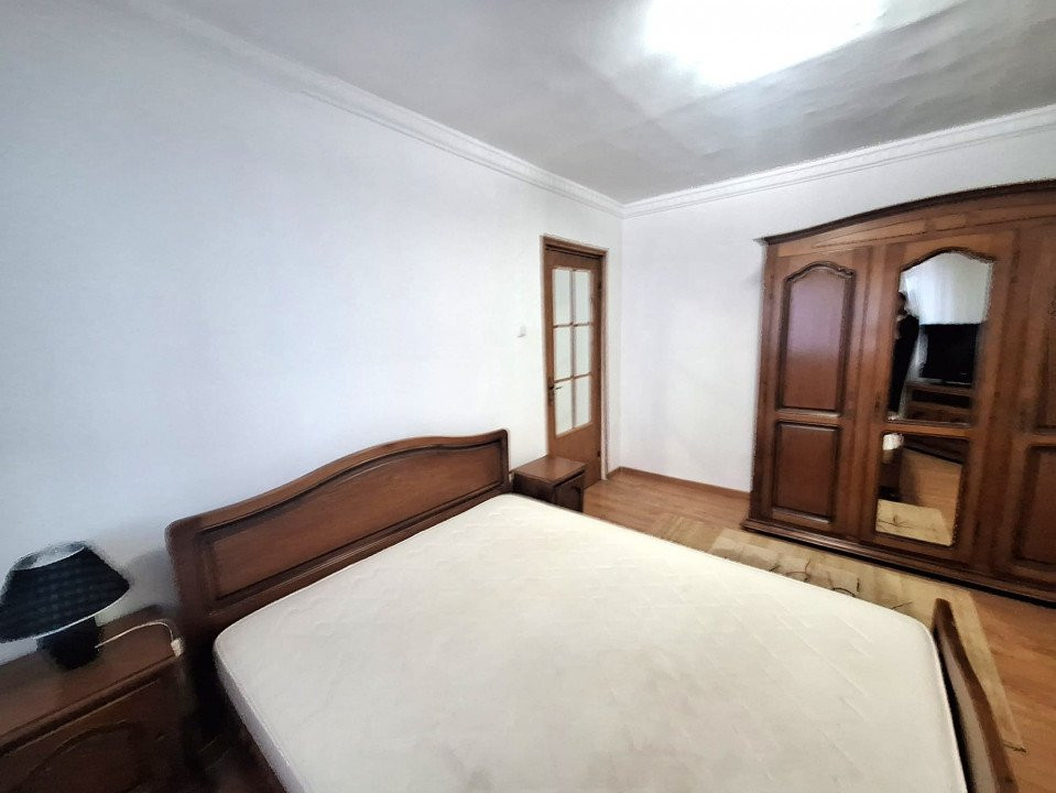 De INCHIRIAT- 2 camere decomandat! Pitesti-zona Gavana!