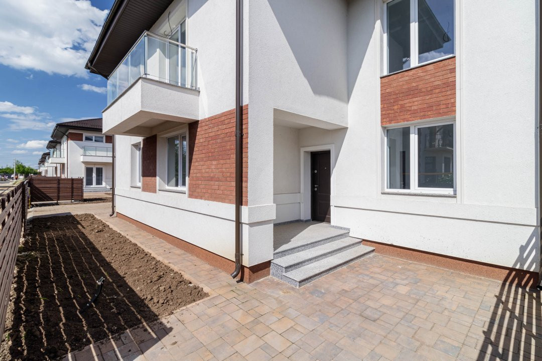 Case duplex in Ciorogarla Residence