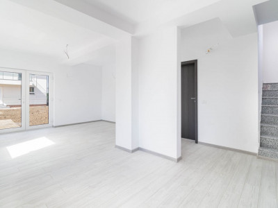 Case duplex in Ciorogarla Residence