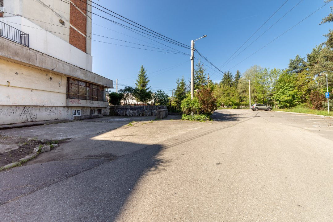 Inchiriere spatiu de depozitare 247 mp, curte 158 mp, Campulung, AG
