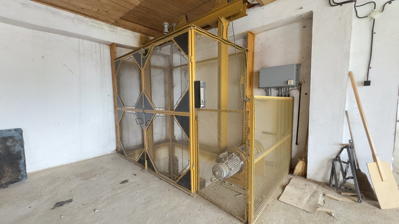  Clădire Industrială Hală Producție, Depozitare, Birouri-Teren 3140 mp - Carei  