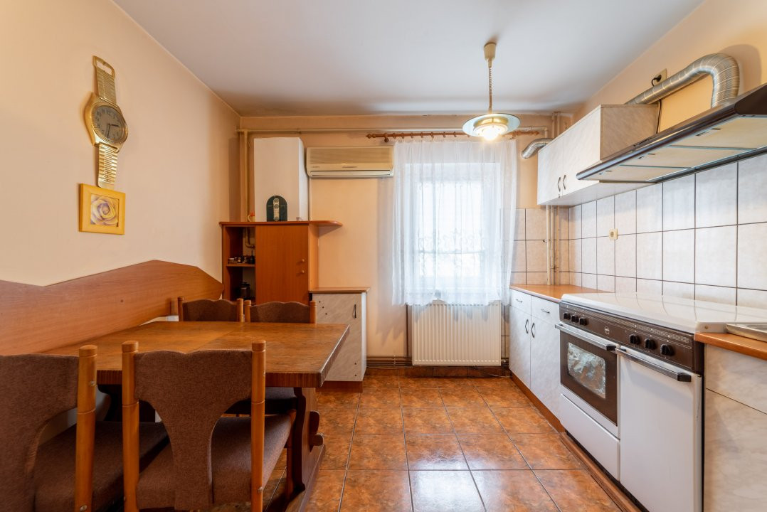 Apartament spatios de 4 camere etaj 2 Pitesti-zona Gavana!