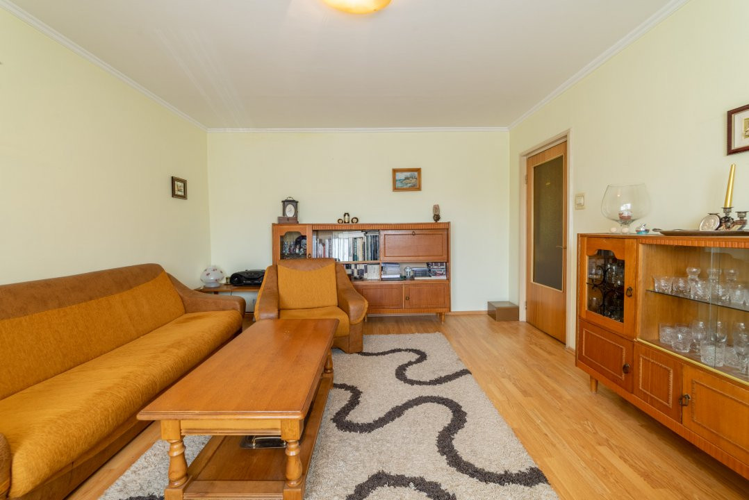 Apartament spatios de 4 camere etaj 2 Pitesti-zona Gavana!