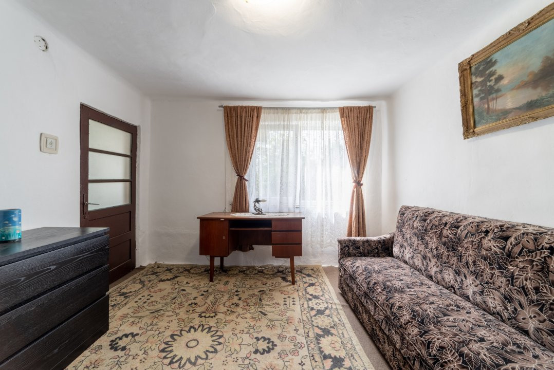 Casa la tara - Com. Ratesti, sat Nejlovelu - la 30 km de Pitesti
