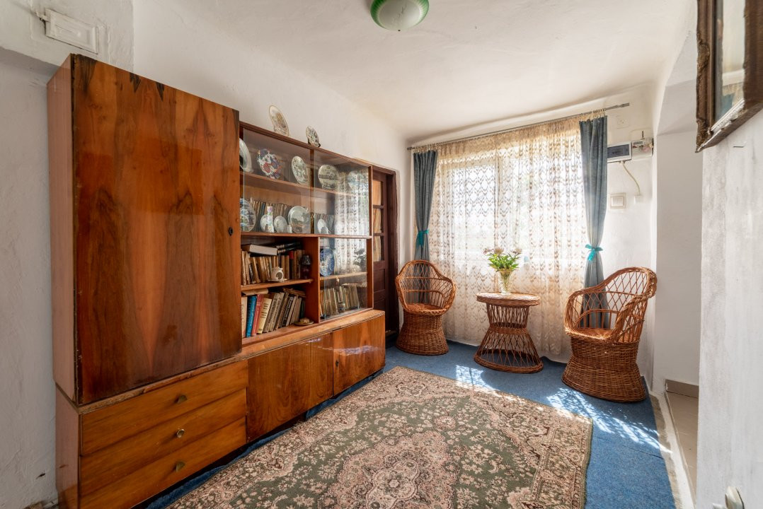 Casa la tara - Com. Ratesti, sat Nejlovelu - la 30 km de Pitesti