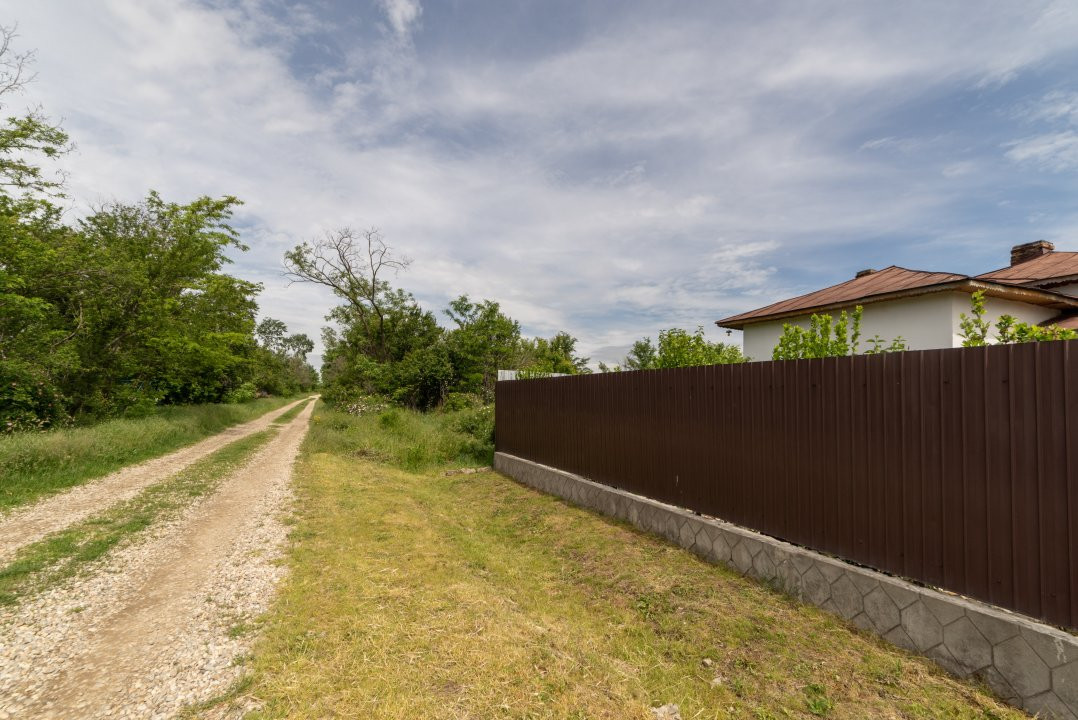 Casa la tara - Com. Ratesti, sat Nejlovelu - la 30 km de Pitesti