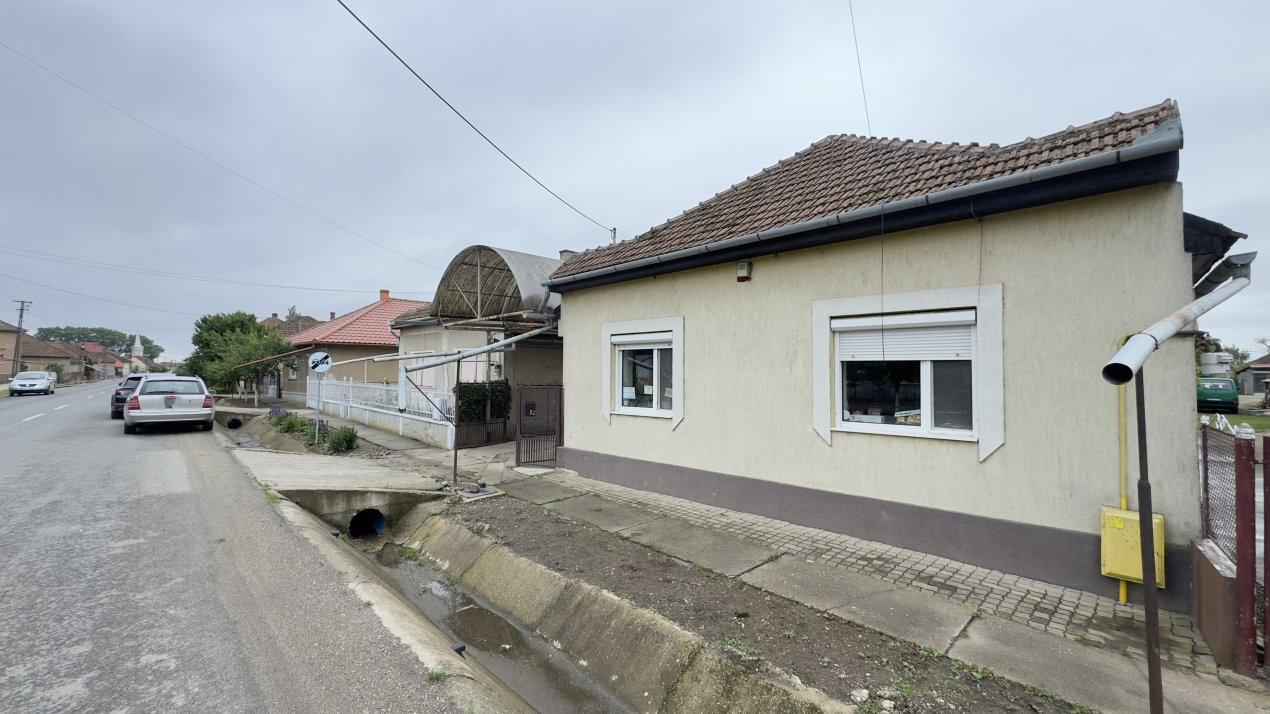 Casă 6 camere, Teren 891 mp, 2 Fronturi - Loc. Cămin SM - Comision 0% cumpărător