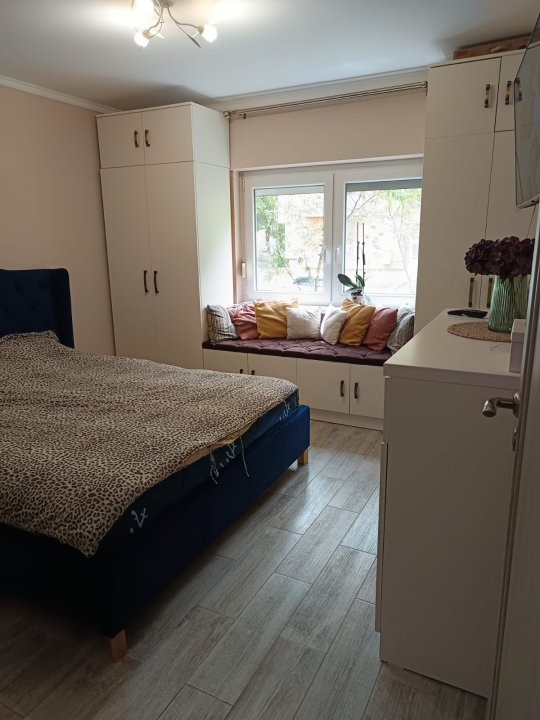 De vânzare Apartament 3 camere Carpati 2