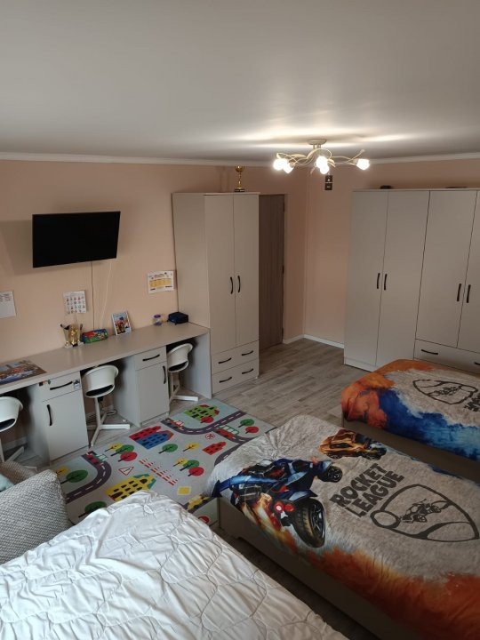 De vânzare Apartament 3 camere Carpati 2