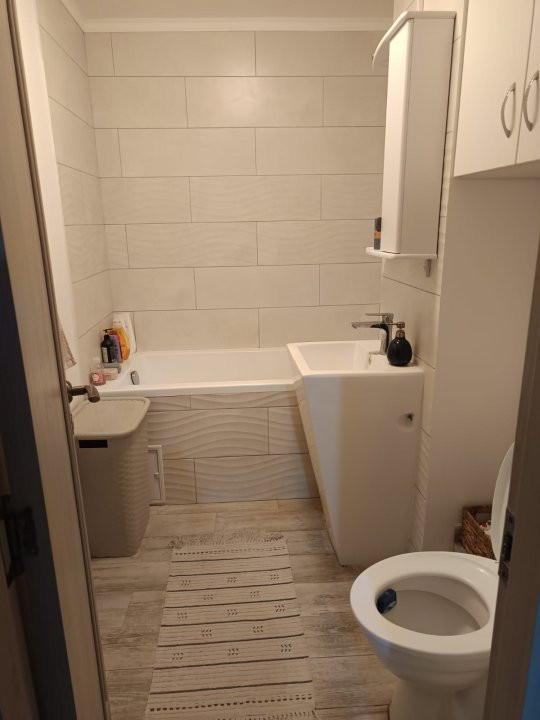 De vânzare Apartament 3 camere Carpati 2