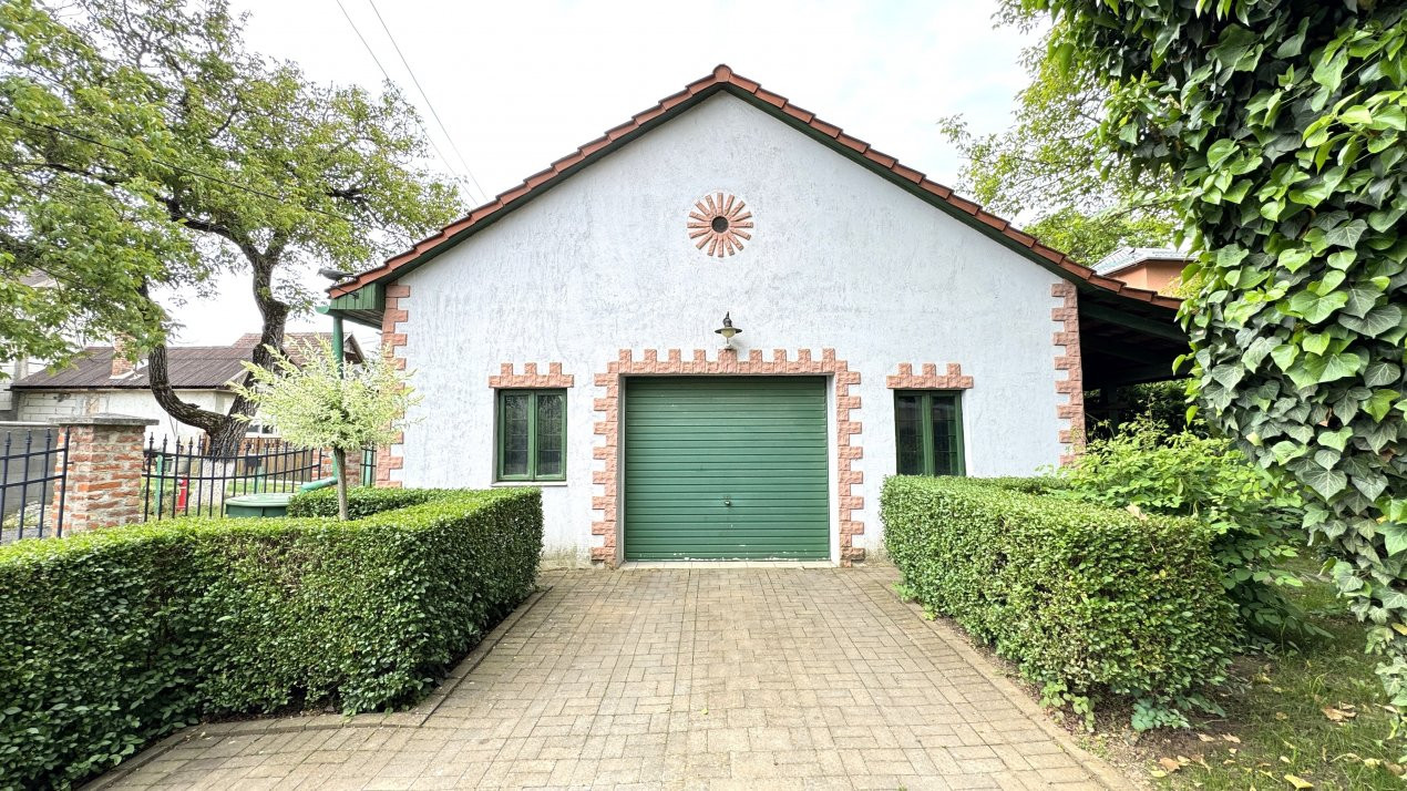 Casa din Vie 6 camere D+P+M Teren 5431 mp, Str. Grădina Viilor-Carei-Comision 0%
