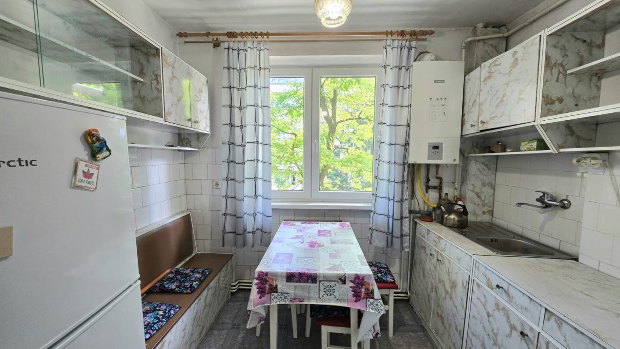 De vanzare apartament 2 camere Carpati 1