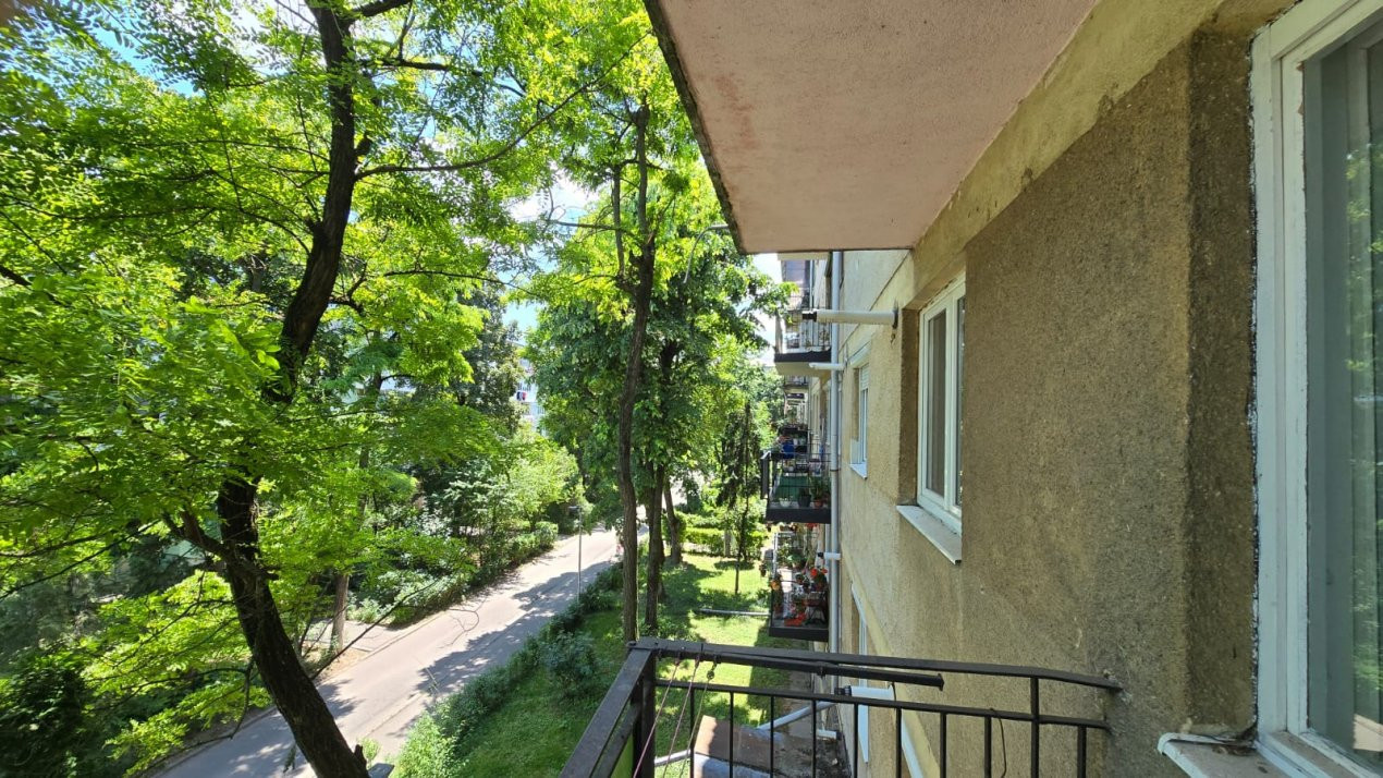 De vanzare apartament 2 camere Carpati 1