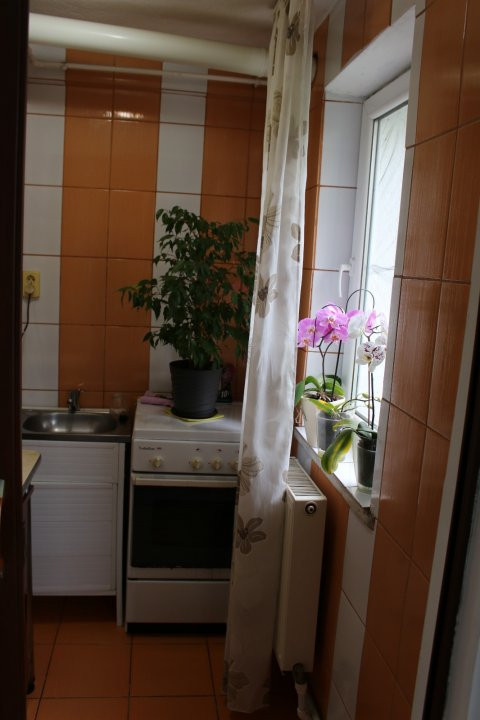 Apartament 2 camere, etaj 1 - str. Minerilor, Târgu Jiu