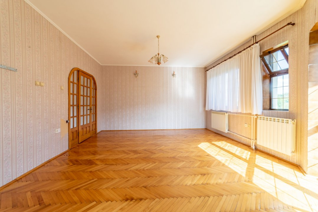 Inchiriere Casa mare pretabil Pensiune, CLINICA-Azil -gradinita, Bascov-Arges 
